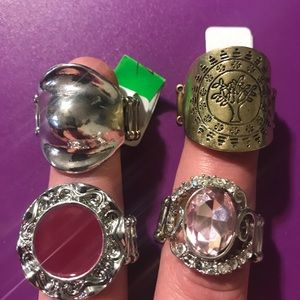 Bundle of 4 paparazzi stretchy rings New